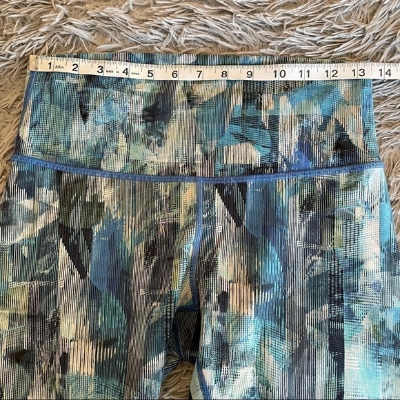 Lululemon Cropped Leggings Geometric Striped Multi Color - Picture 5 of 9